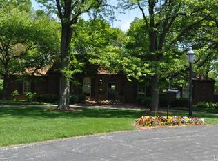 2810 Stonington Pl, Saint Louis, MO 63131