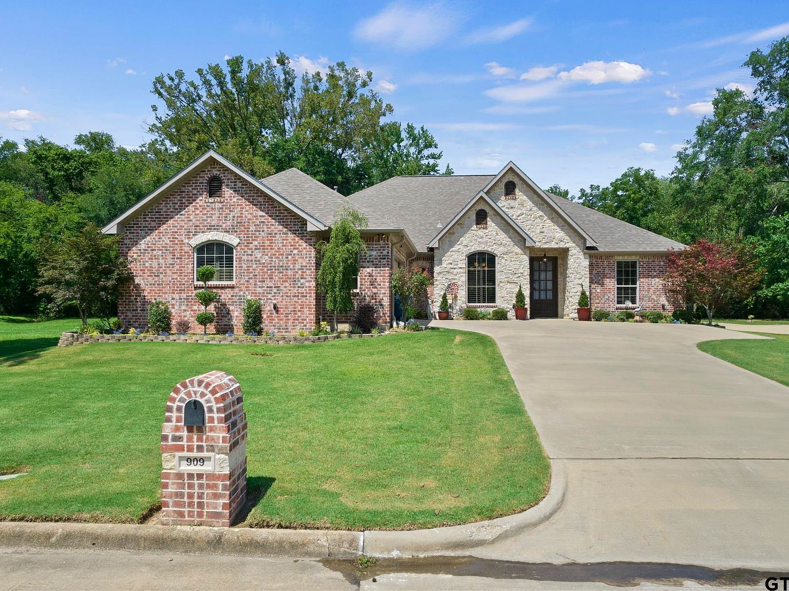 909 Holly Hill Ln, Mt Pleasant, TX 75455 MLS 23009319 Zillow