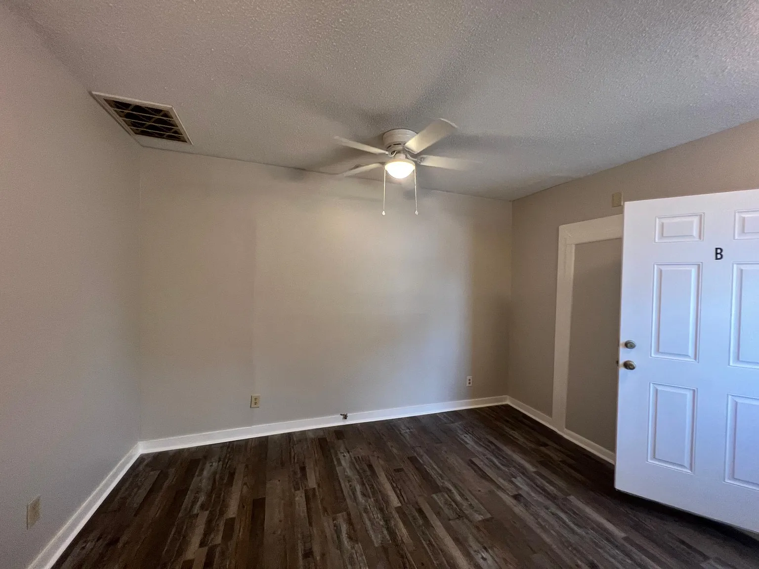 Studio, $760 — Photo 4