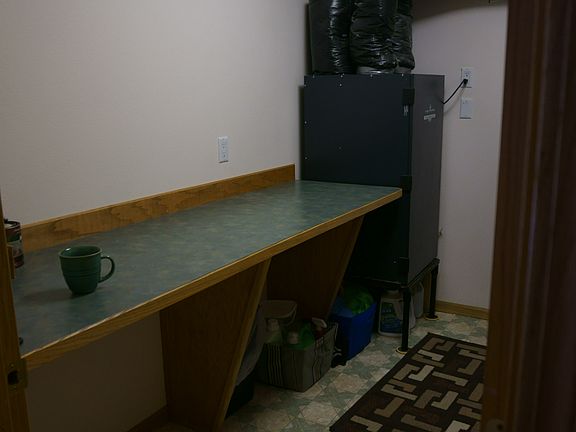 5th image of 1736 Bluegrass Dr