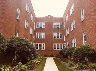 29 Robin Rd APT 303, West Hartford, CT 06119