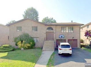 341 4th St, Palisades Park, NJ 07650