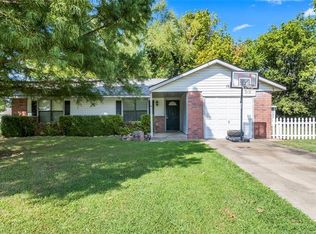 1801 N Chambers Pl, Claremore, OK 74017