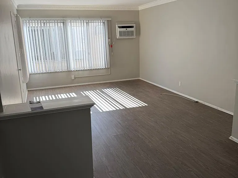 5315 Whitsett Ave #6 — Photo 21