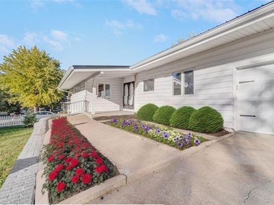 605 Marion Ln, Lexington, MO, 64067