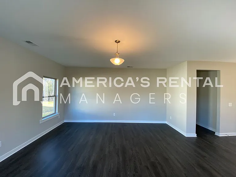 215 White Oak Cir — Photo 13
