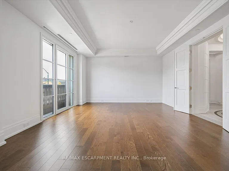 300 Randall St S #211 — Photo 7