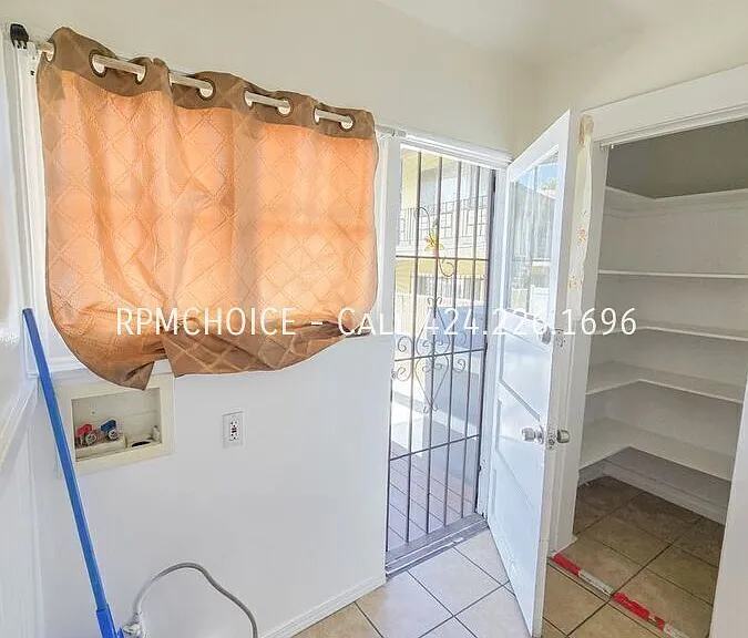 1635 Pine Ave — Photo 22