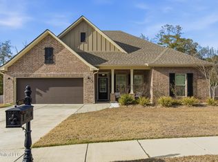 24641 Knollwood Dr, Pass Christian, MS 39571