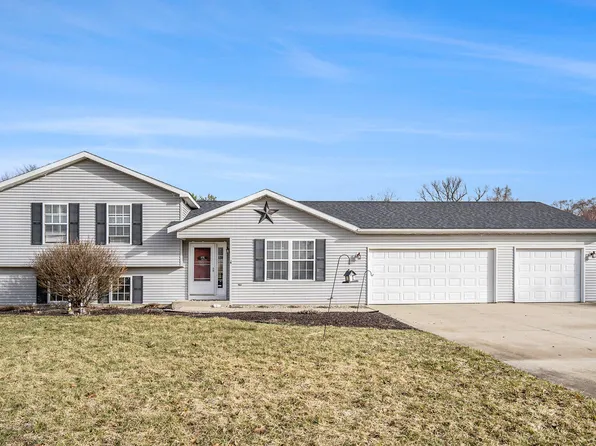 1049 Allen Ct, Plainwell, MI 49080