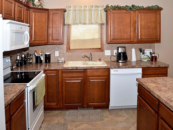 5th image of 3110 N 90th St