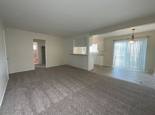 401 8th St APT D, Huntington Beach, CA 92648