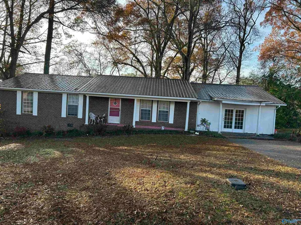 2409 Lu James Ln, Guntersville, AL 35976