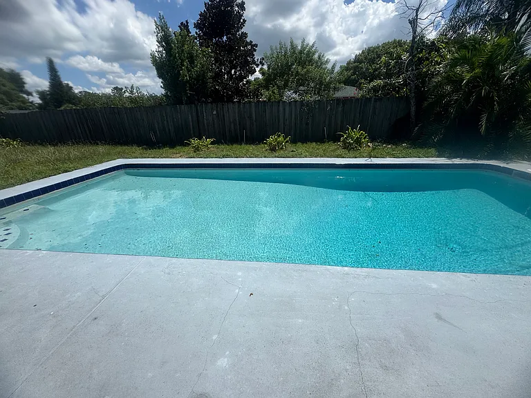 3230 Caulfield St — Photo 2