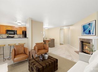 15433 Country Club Dr UNIT E202, Mill Creek, WA 98012