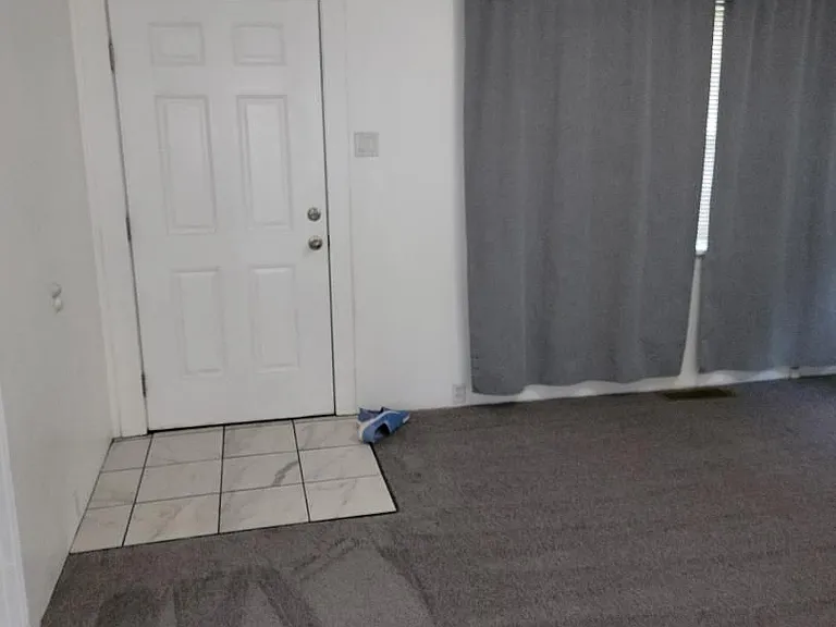 4009 S Bell St — Photo 3