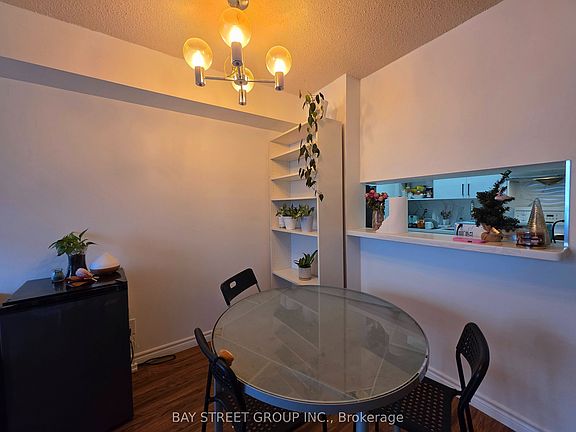 5th image of 633 Bay St #1202
