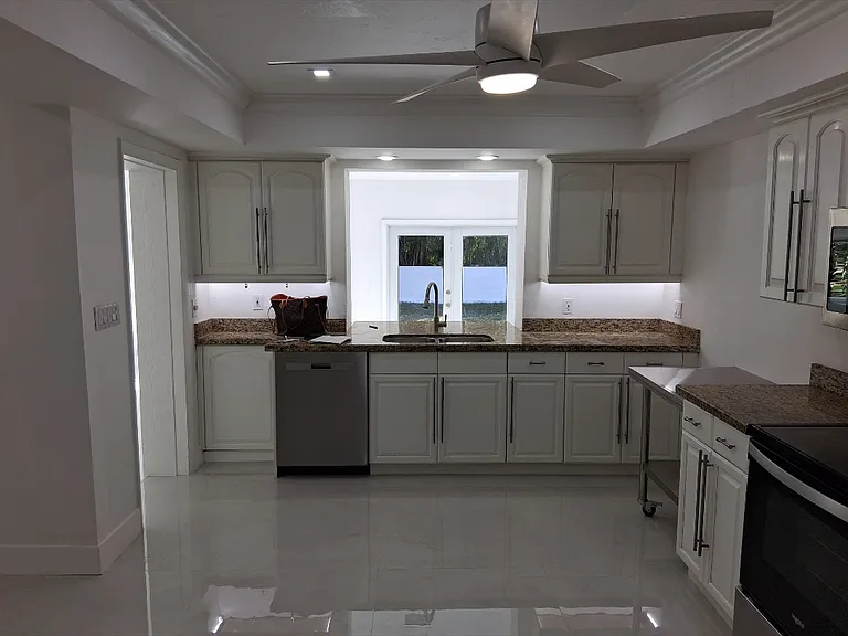 12253 SW 82nd Ave — Photo 18