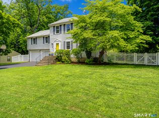 89 Opal Dr, Glastonbury, CT 06033