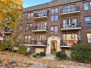 307 N Prairie St APT 9, Champaign, IL 61820