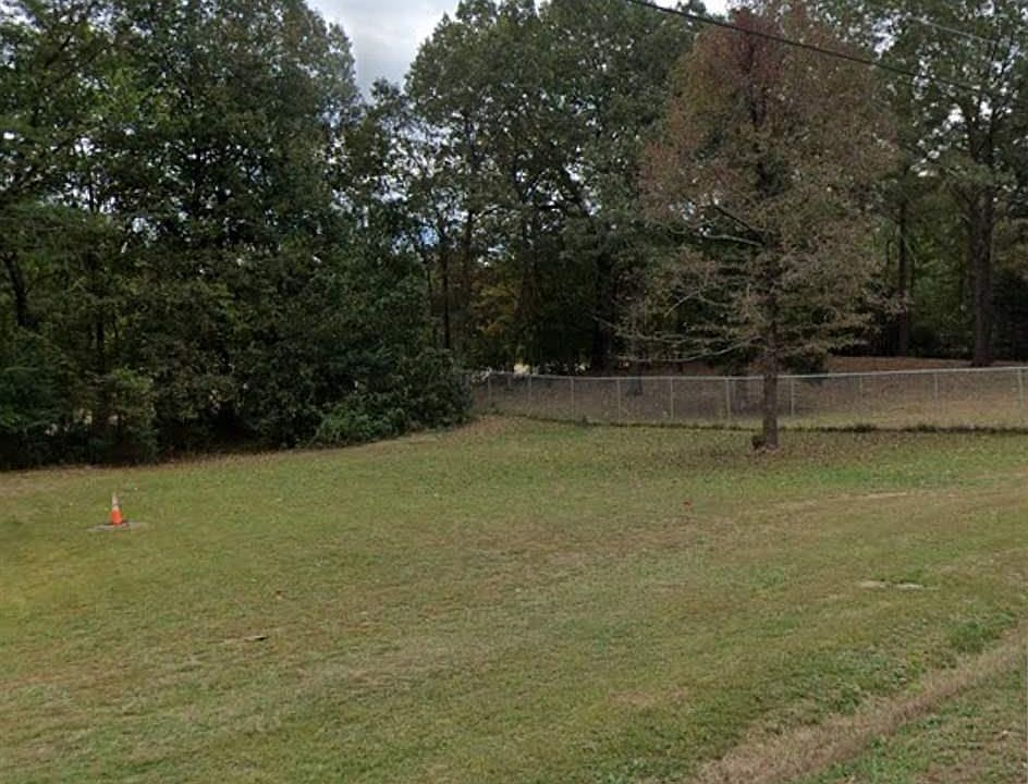 1st image of 541 Marshall Cir