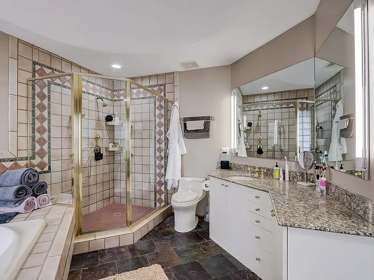 1679 N Cass St #1 — Photo 19