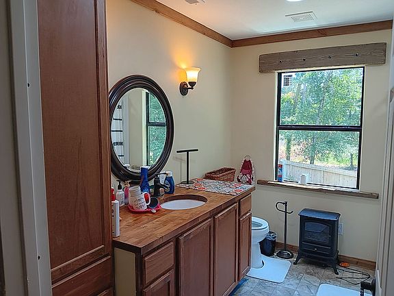 2nd image of 816 Brook Hollow Dr