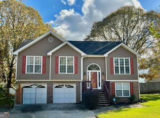 520 Weeping Willow Dr, Loganville, GA 30052