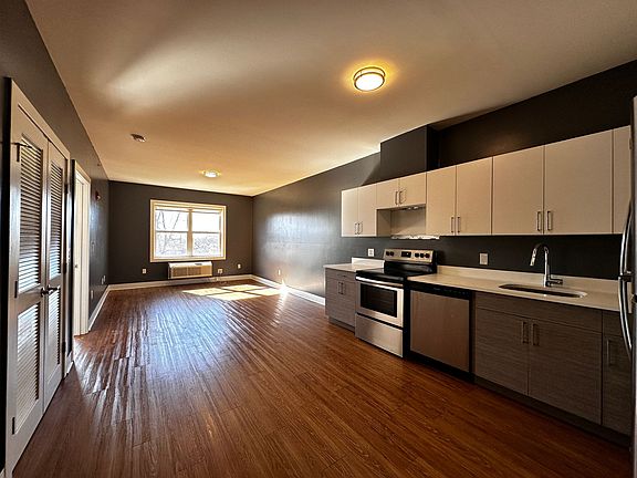 5th image of 428 Bergen Ave #54E