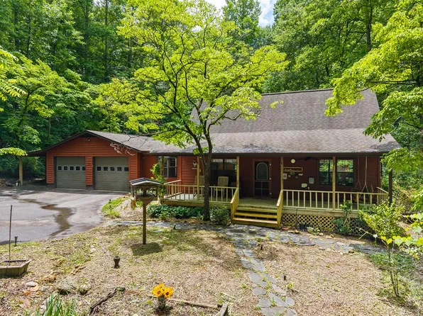 714 Pope Cove Trl, Hayesville, NC 28904
