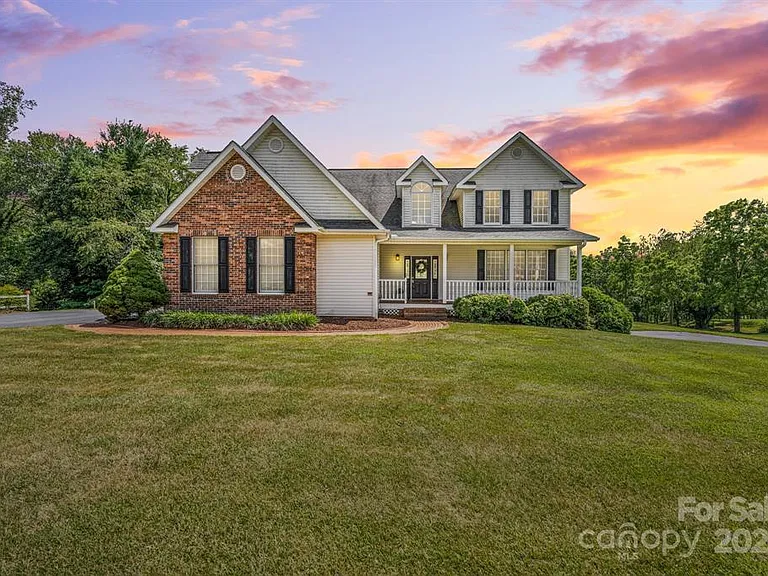 113 Caldonia Dr — Photo 1