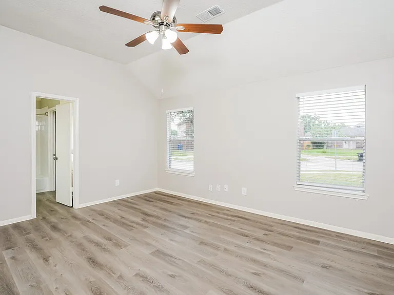 5200 Rockwood Dr — Photo 9