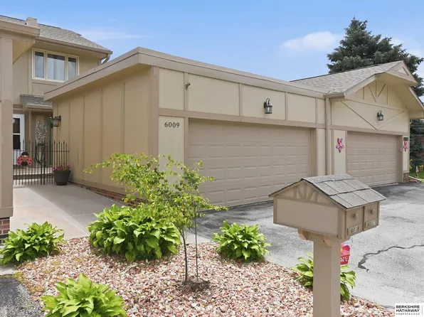 6009 Oak Hills Dr #22, Omaha, NE 68137