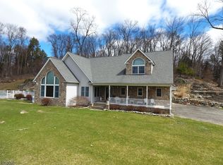 10 Fairway Dr, Franklin, NJ 07416