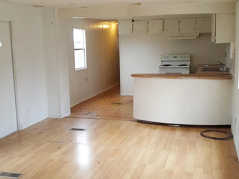 Owen St — Photo 1