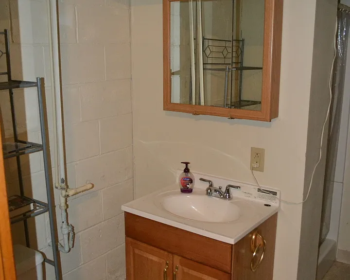 322 Webster St — Photo 22