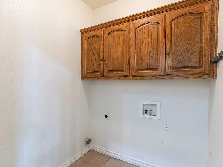 3310 Silver Oaks Dr — Photo 23