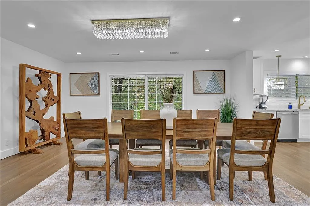 8 bed, 8.0 bath, 4075 sqft, $16,000 — Photo 3