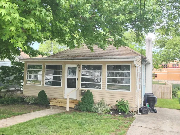 27 W Pierson Ave, Somers Point, NJ 08244