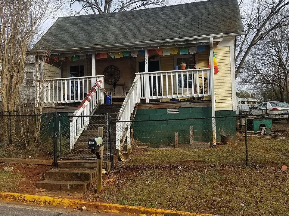 2nd image of 235 Glenhaven Ave