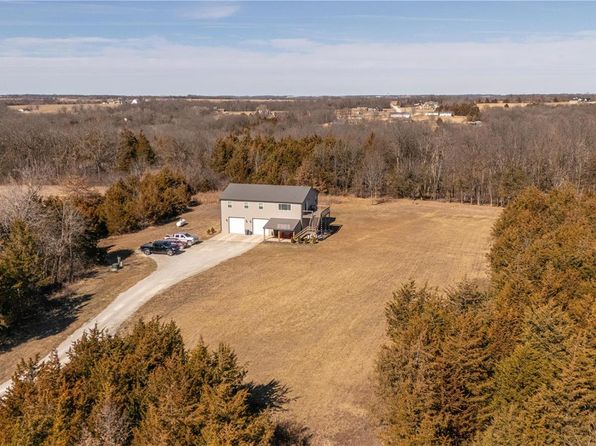 14822 Cedar Cove Pl, New London, MO 63459