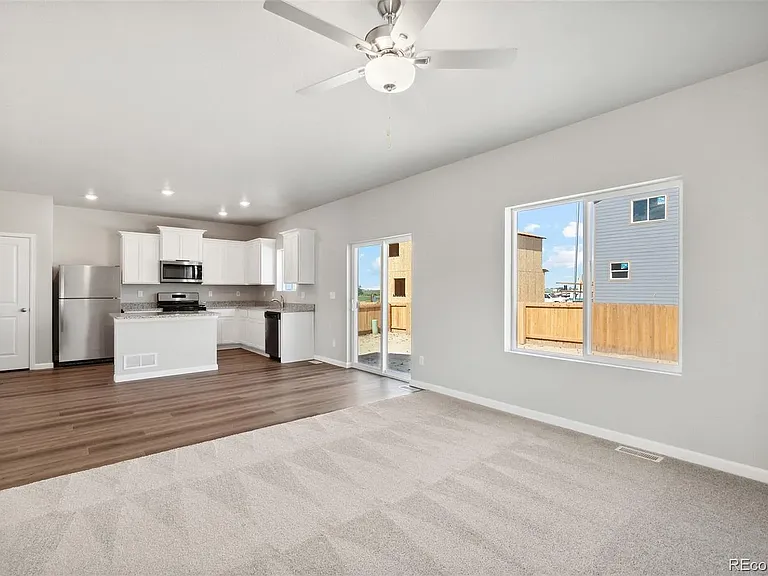 7412 W Big Thompson Cir — Photo 11