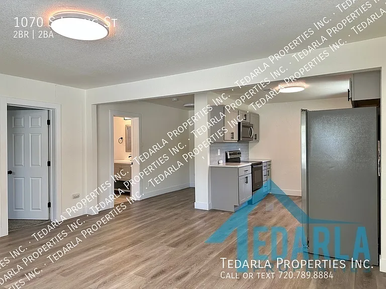 1070 S Irving St — Photo 4
