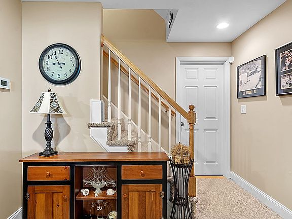 4th image of 58 Sorrento Ave