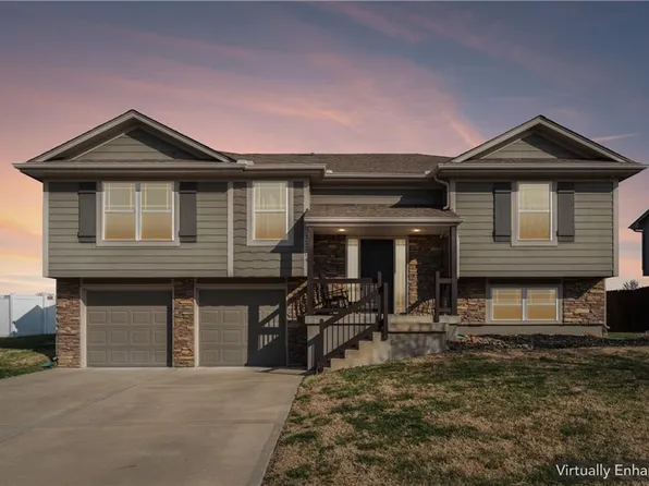 12204 E 214th St, Peculiar, MO 64078