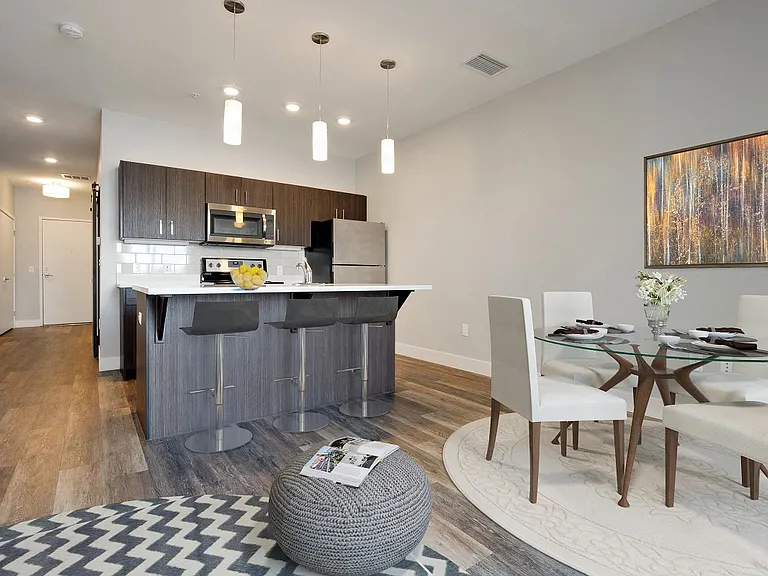 Jux Apartments — Photo 3