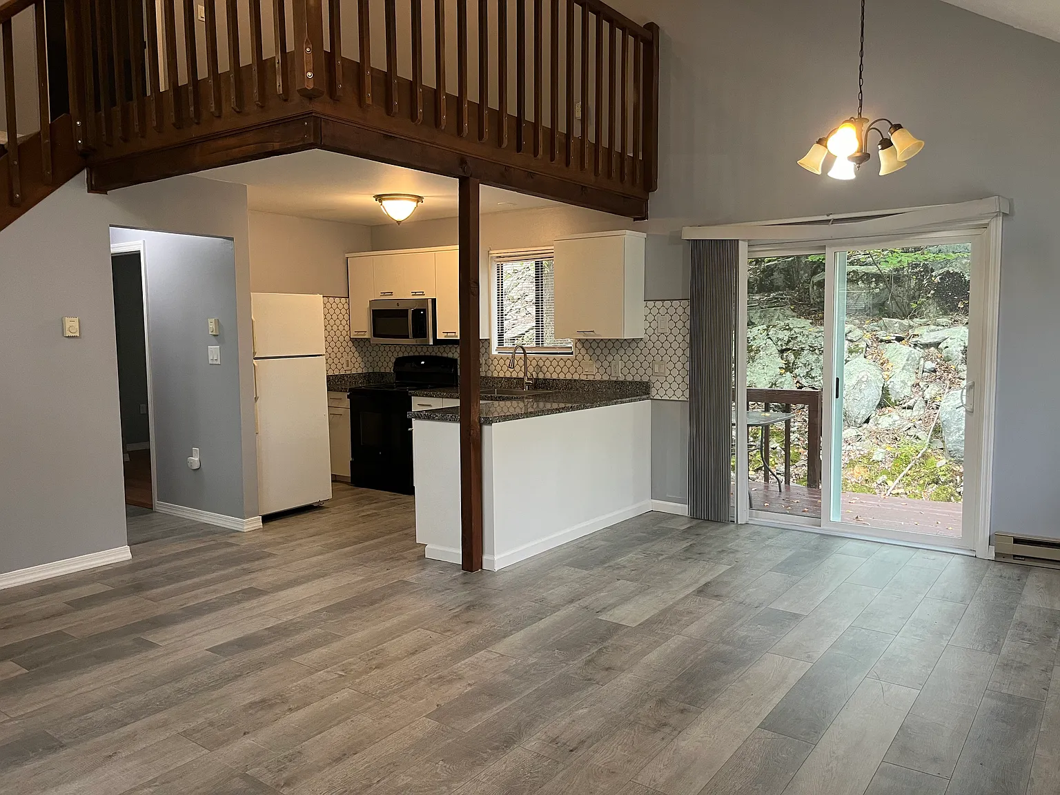 5031 Woodbridge Dr E — Photo 1