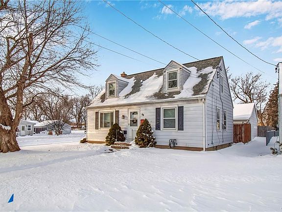 2nd image of 48 Marilyn Dr