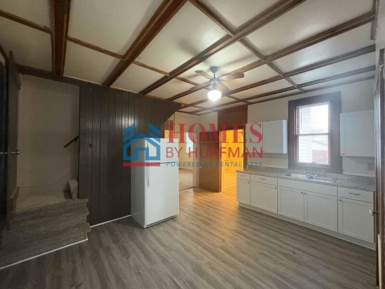 1310 W Delaware St — Photo 7
