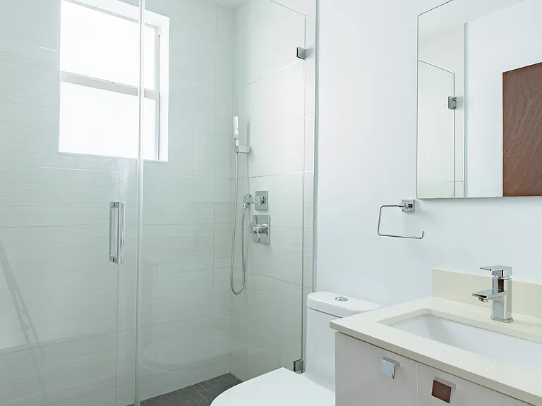 324 Mendoza Ave #6 — Photo 9